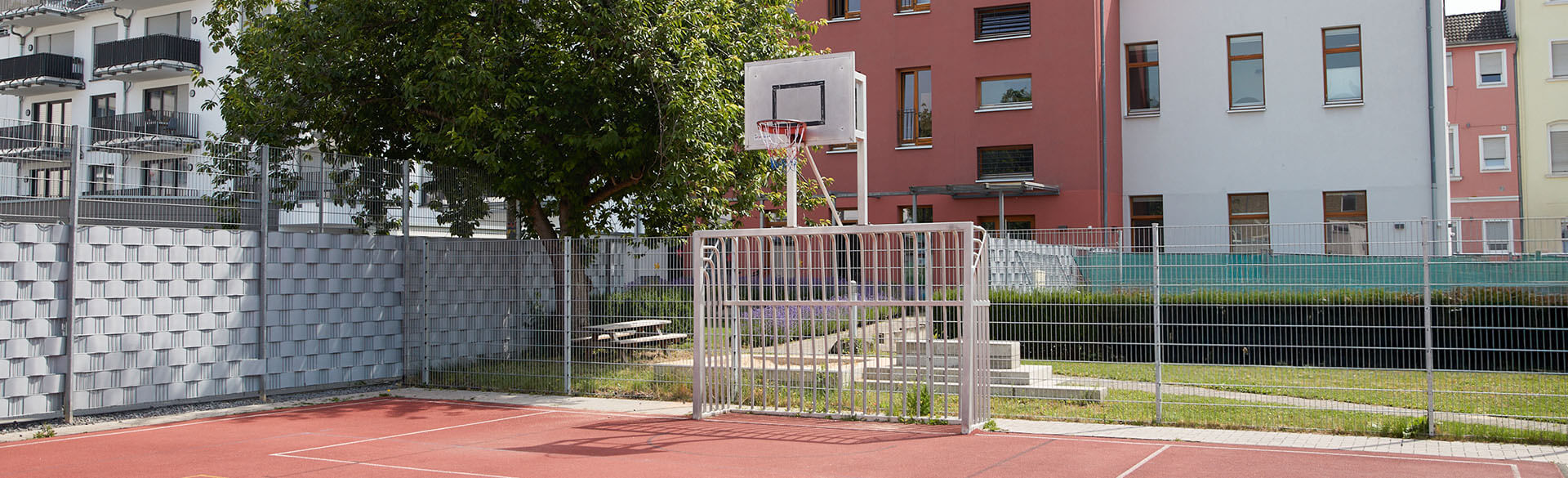 Außenansicht des Sportbereichs von Bad Neuenahr.