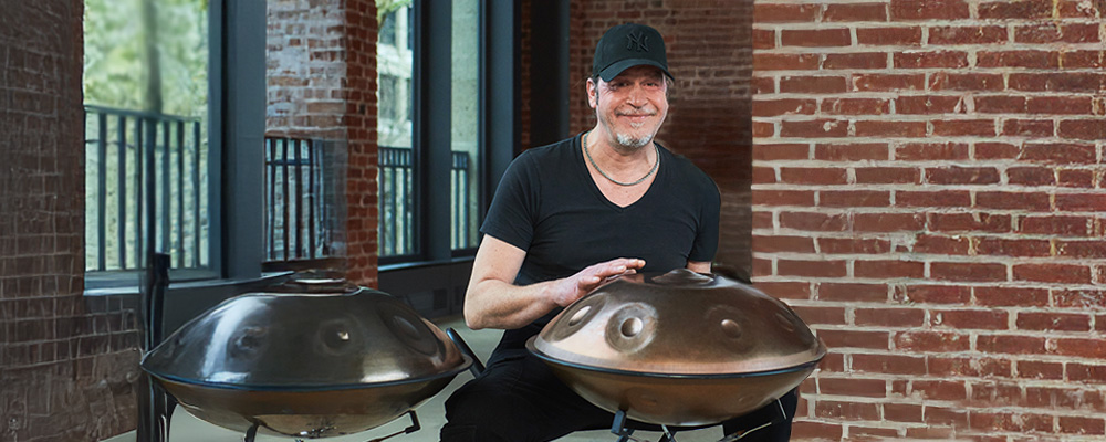 Blaue Stunde mit Yoga und Live-Handpan